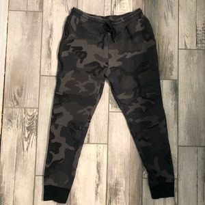 Nike tech camo joggers 1